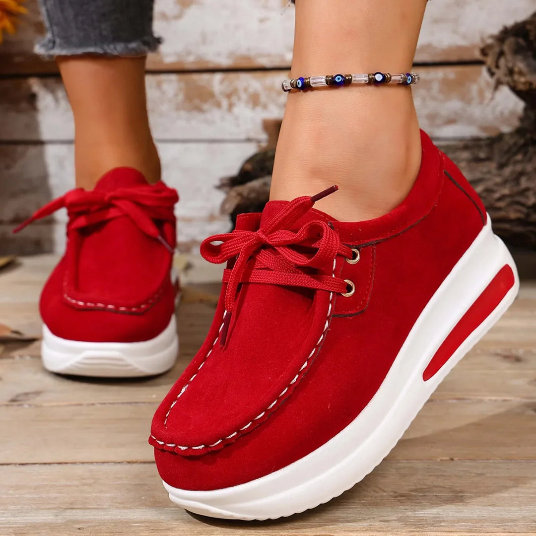 Lace-up comfort walking shoes, unisex, designed with shock-absorbing technology.