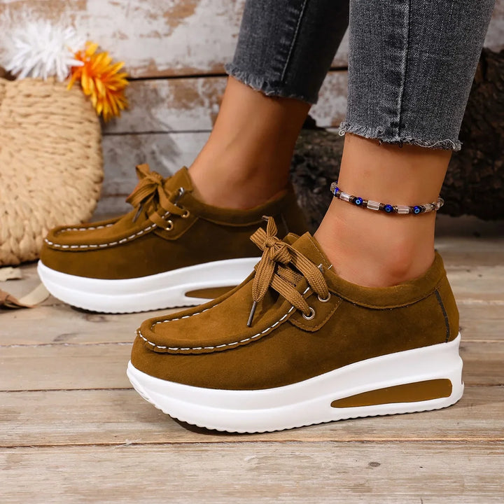Casual lace-up walking shoes, unisex, with excellent shock-absorbing comfort.