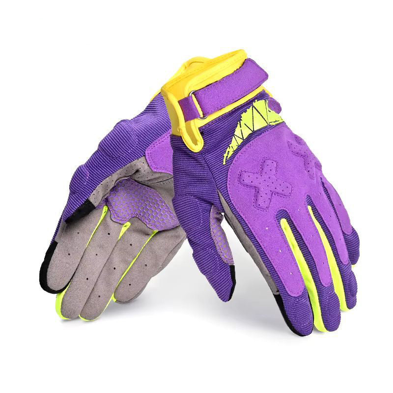 Unisex Cyberwave motorcycle riding gloves in black, perfect for bikers seeking comfort & protection.