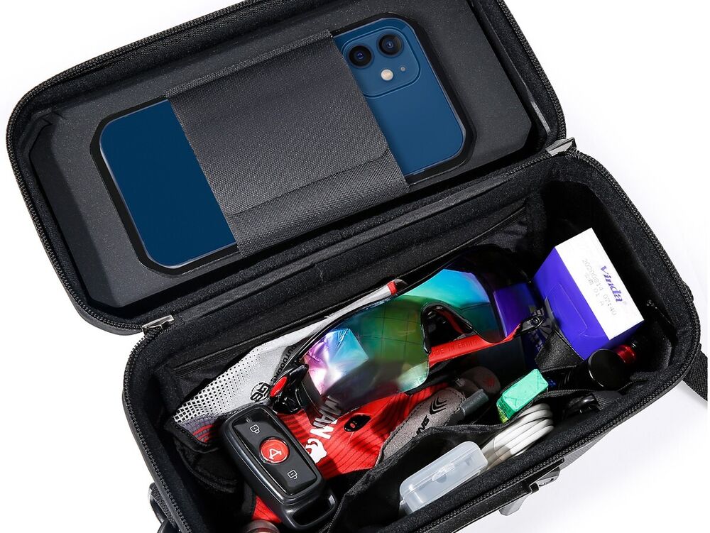 Front bike bag for easy access to phone & essentials. Waterproof cycling accessory for all riders.