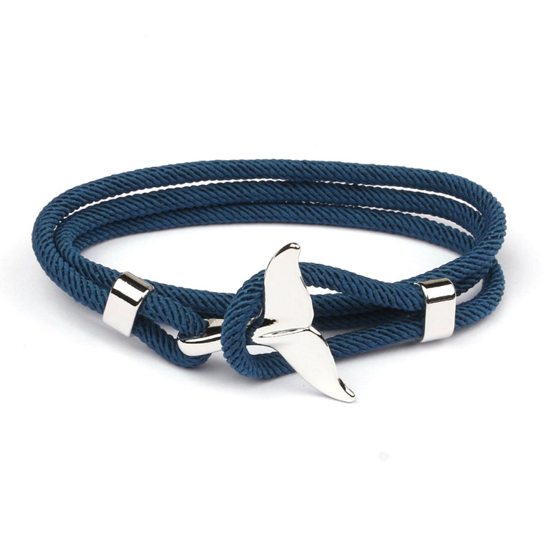 Elegant charm bracelet for men and women, featuring a striking anchor design.
