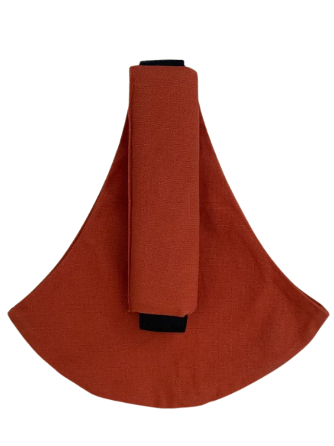 Unisex baby carrier, designed for ergonomic support and breathable comfort.