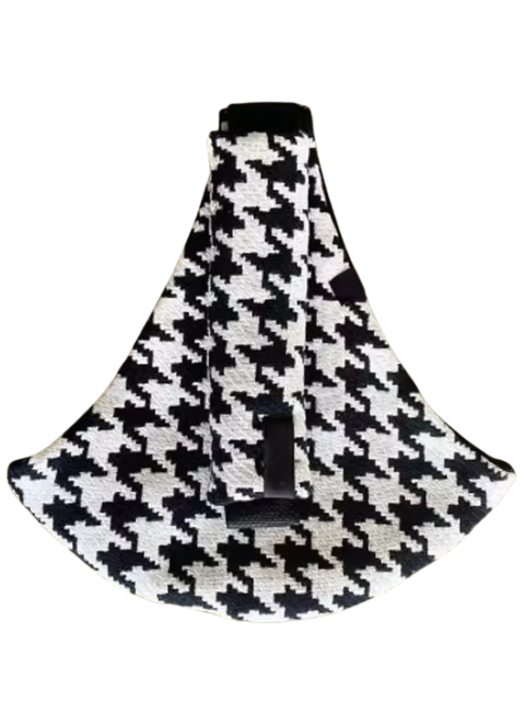 Adjustable newborn sling, ensuring hands-free comfort for busy parents.