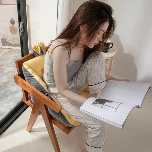 Experience daily comfort with this ergonomic seat cushion, reducing back and tailbone pain.
