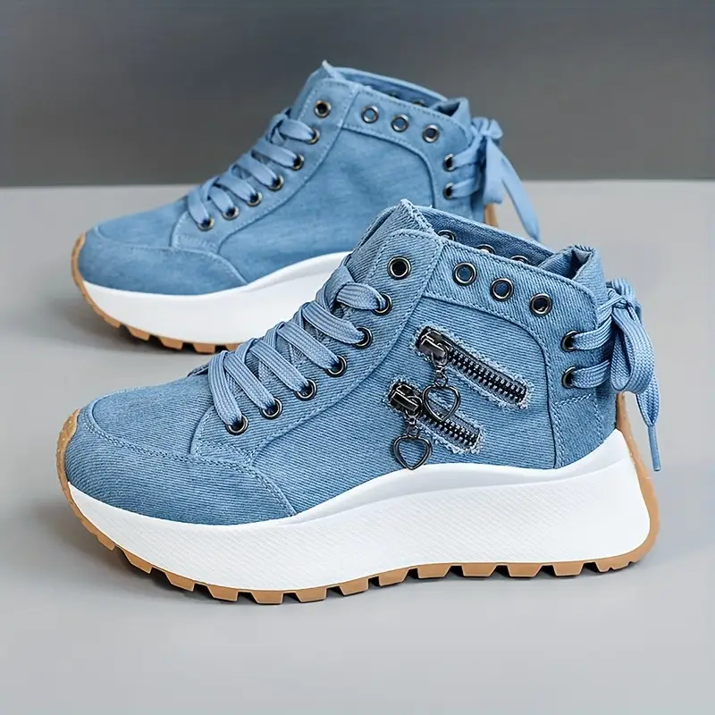 Daily comfort lace-up shoes, unisex design for everyday wear. Highly comfortable and stylish walking footwear.