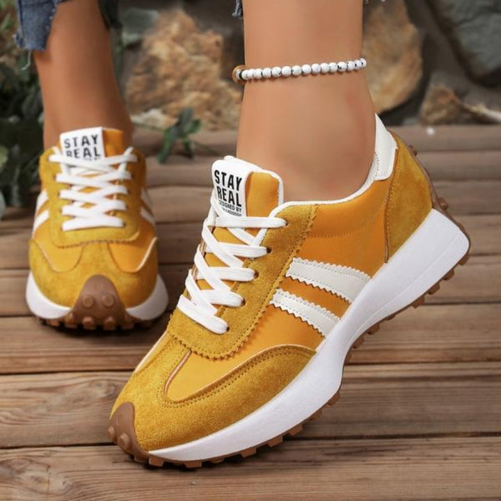 Long-lasting casual shoes with arch support, perfect for everyday wear and an active, comfortable lifestyle.
