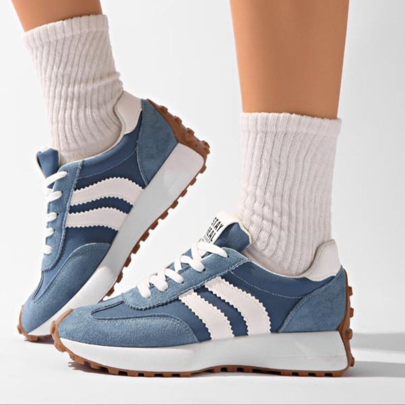 Comfort shoes with robust arch support, ideal for long walks and all-day comfort for any gender.