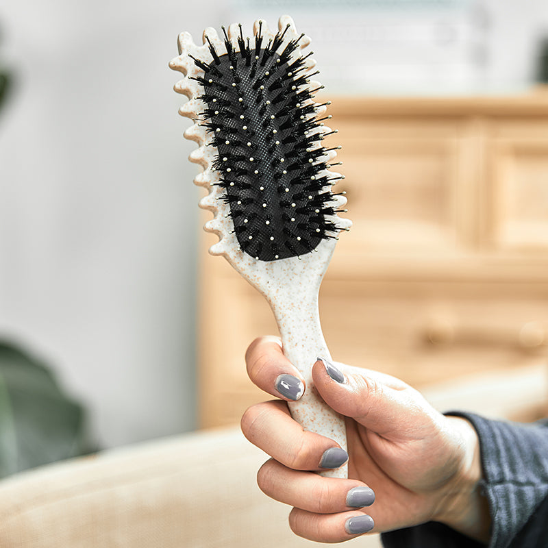 Lightweight vent hair brush, anti-static for frizz-free, quick-dry hair.