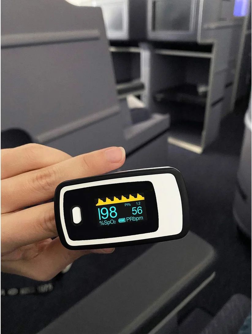 Compact health tracker: Unisex finger pulse oximeter for monitoring oxygen saturation & pulse during home use or exercise.