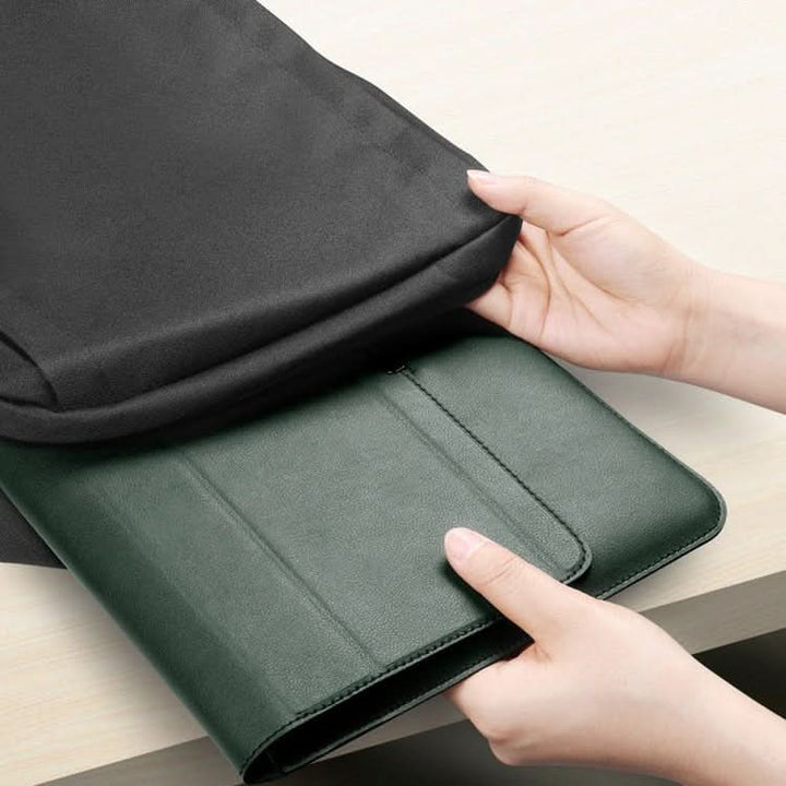 Multifunctional FlexiGuard laptop case, waterproof and with a comfortable wrist rest.
