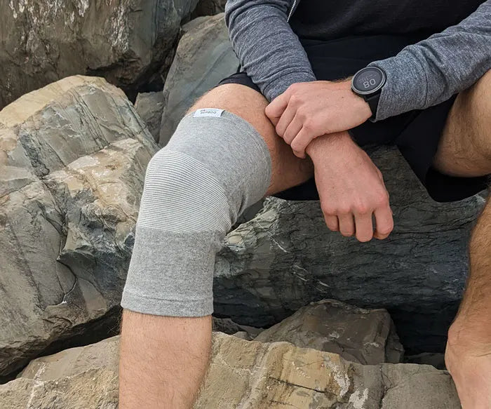 Set of 2 FlexiKnee knee support braces for bilateral pain relief, joint stability & recovery. Comfortable unisex design.