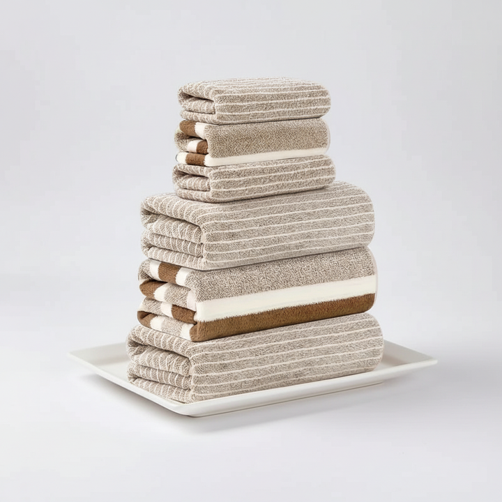 Comfortable unisex coral fleece towel set for bathing, extra thick and super absorbent
