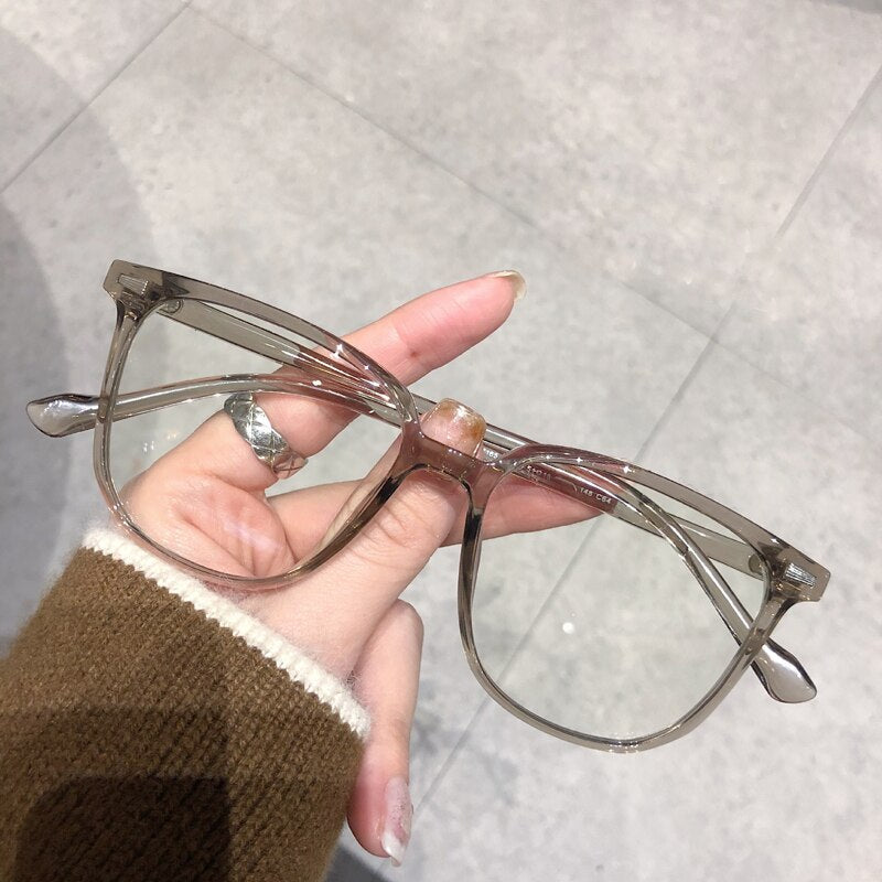 FocusFrame prescription glasses, unisex design with effective blue light protection for myopia.