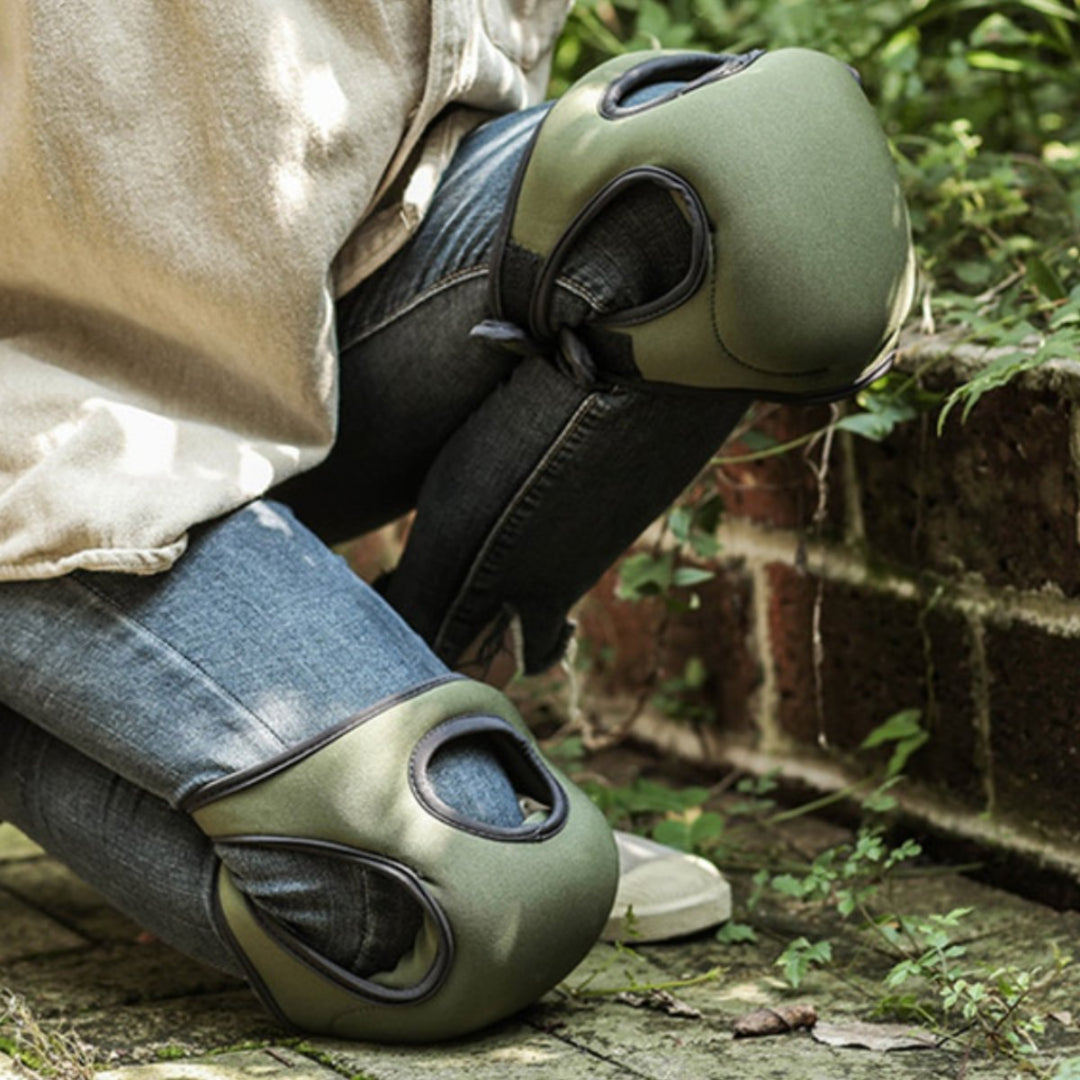 Unisex gardening knee pads for ultimate comfort & protection during outdoor tasks & DIY.