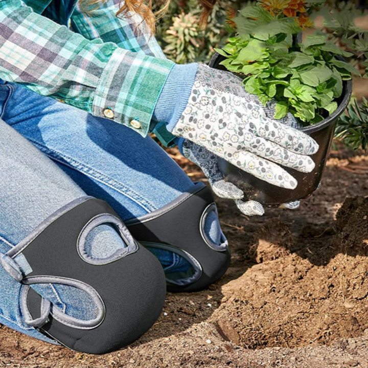 Ultimate comfort & protection with these unisex gardening knee pads. Essential protective gear for outdoor, DIY & household tasks.