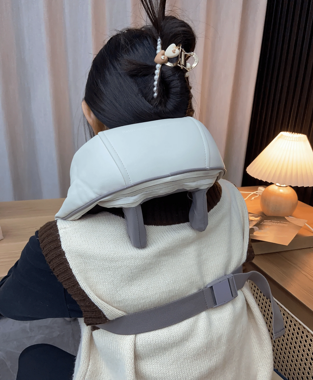 Comfortable, adjustable heated neck & shoulder massager designed for targeted deep tissue relaxation & wellness.