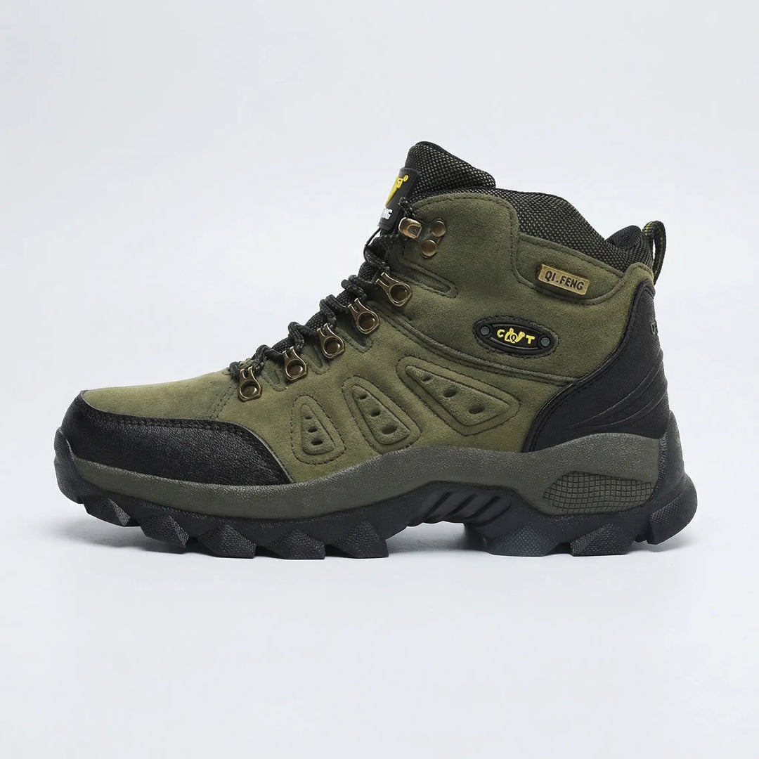 Rugged unisex high-top hiking boots, brown, showing durable construction, lace-up design & enhanced ankle support.
