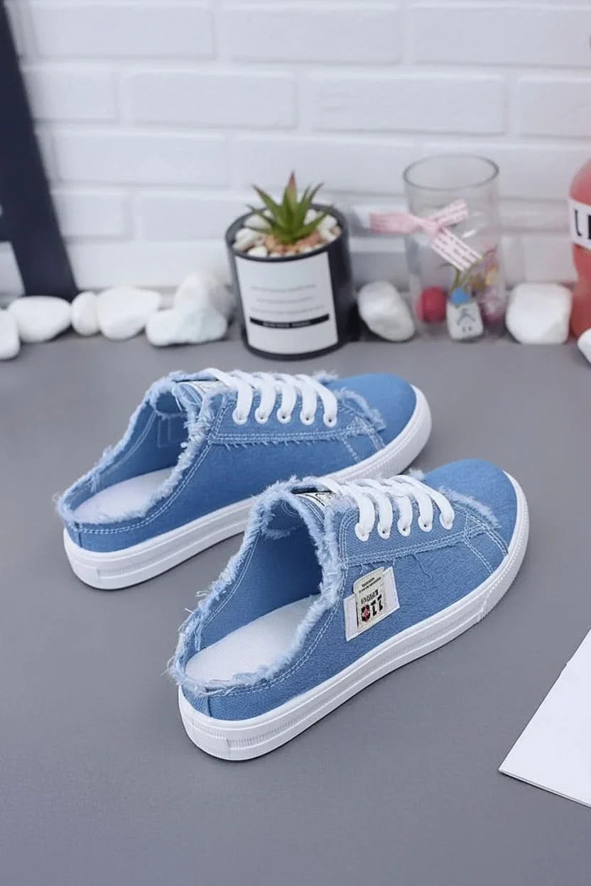 Unisex high-top lace-up white sneakers for everyday casual style & comfort. Perfect street fashion.