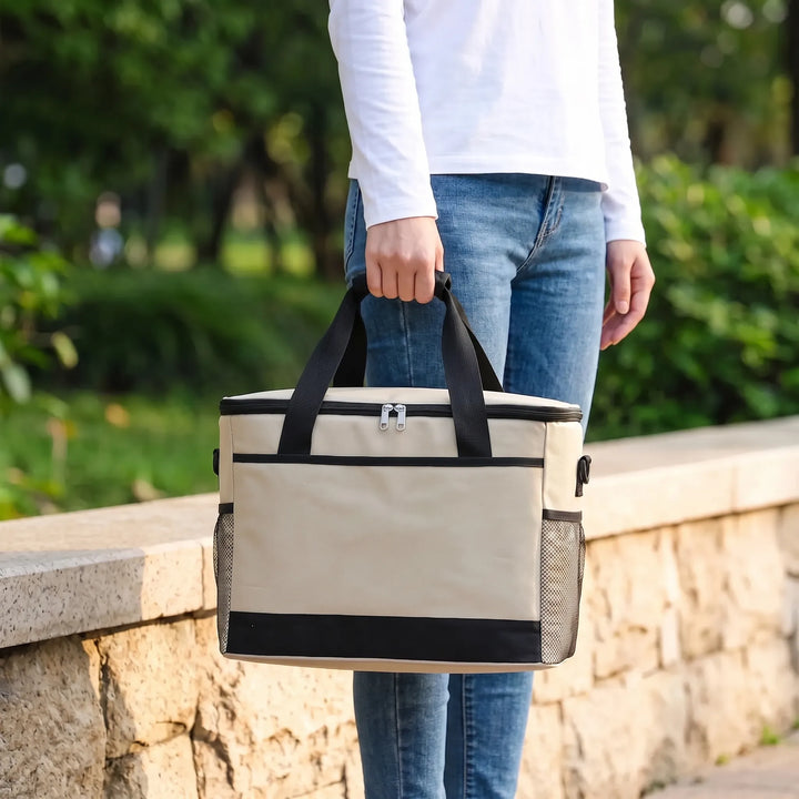 Unisex insulated cooler bag in charcoal, perfect for keeping food & drinks cold during picnics, travel & outdoor adventures.