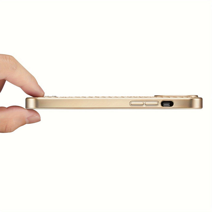 Fashionable python-look iPhone case. Robust phone cover for ultimate protection, a slim & luxurious tech accessory.