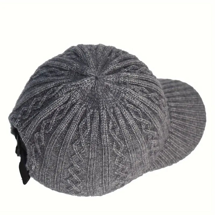 Versatile unisex knitted baseball cap, perfect for autumn and winter. Warm, adjustable headwear for casual style.