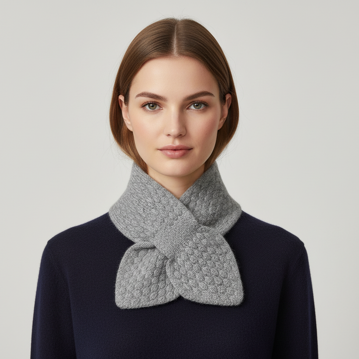 Gebreiter Halswärmer from WarmNest, a soft knitted neck warmer for ultimate winter warmth.