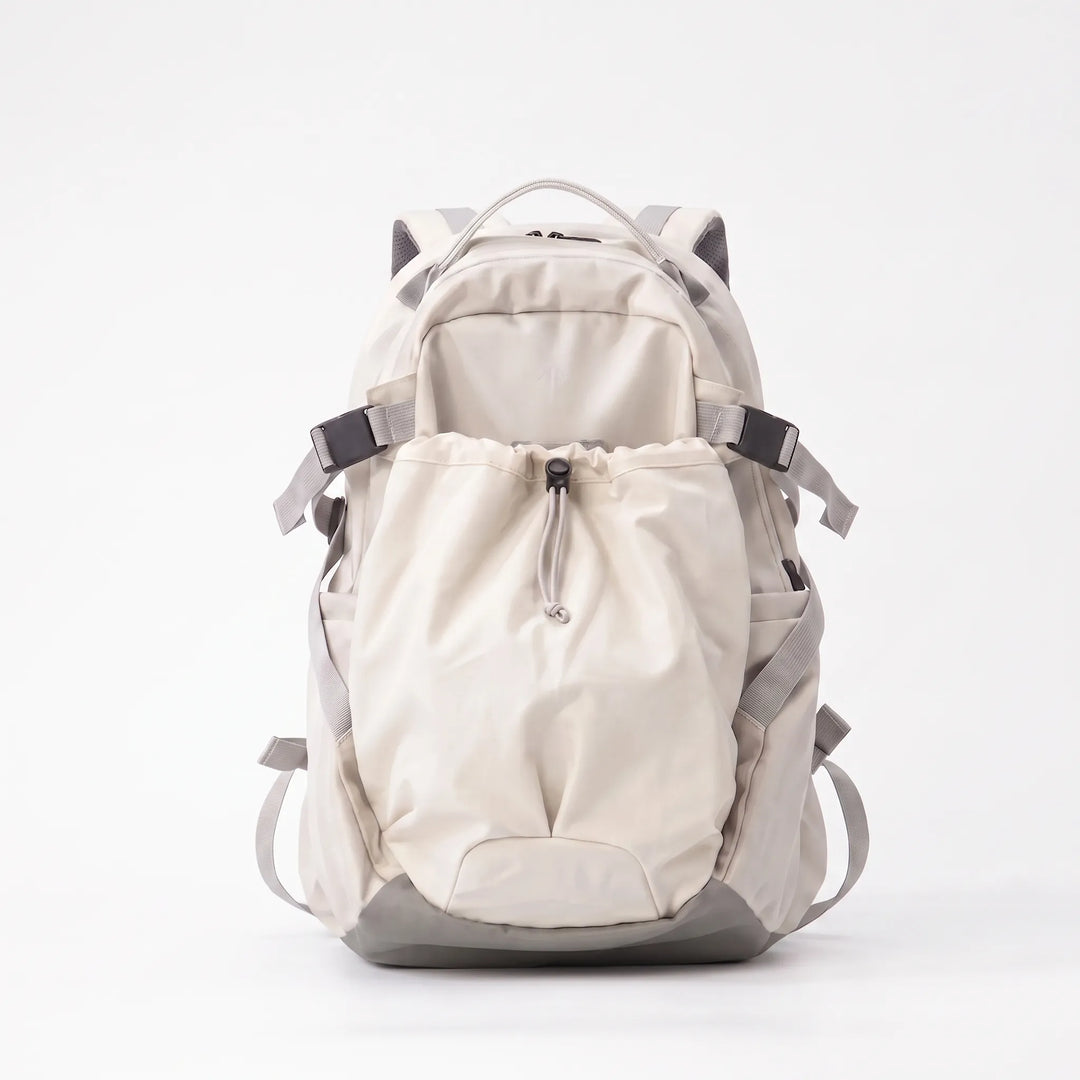 Adventure bag: Versatile unisex travel pack & hiking daypack, built tough for all weather conditions.