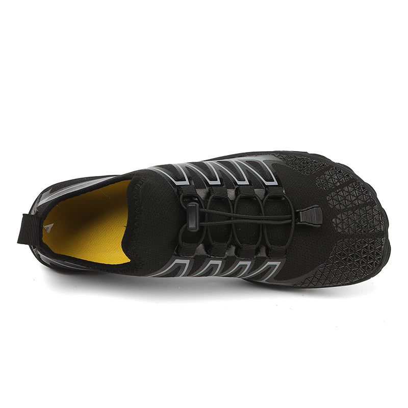 Minimalist unisex sports shoes, lightweight & flexible, suitable for natural running.