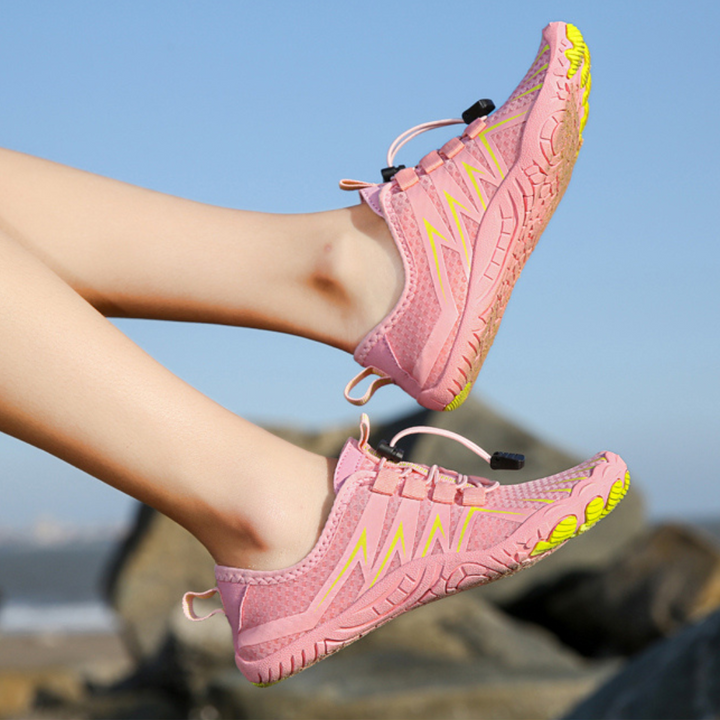 Unisex athletic barefoot shoes, breathable & lightweight, promoting natural foot movement.