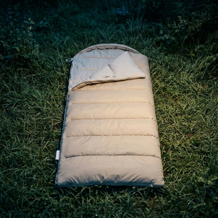 Unisex lightweight envelope sleeping bag for 3-season camping & backpacking. Ideal outdoor gear for hikers.