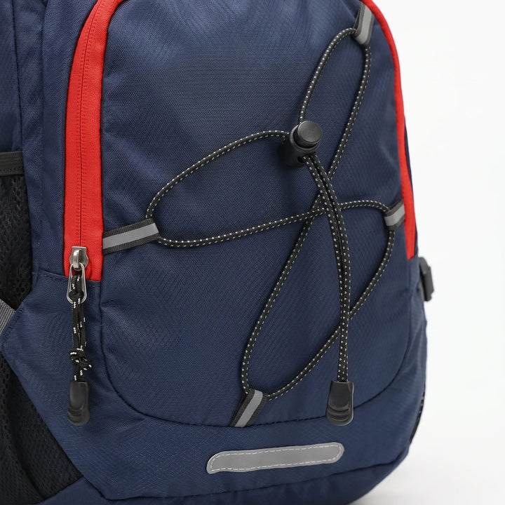 Comfortable, lightweight hiking daypack for men & women. Ideal for travel, camping & outdoor adventures. Nylon.