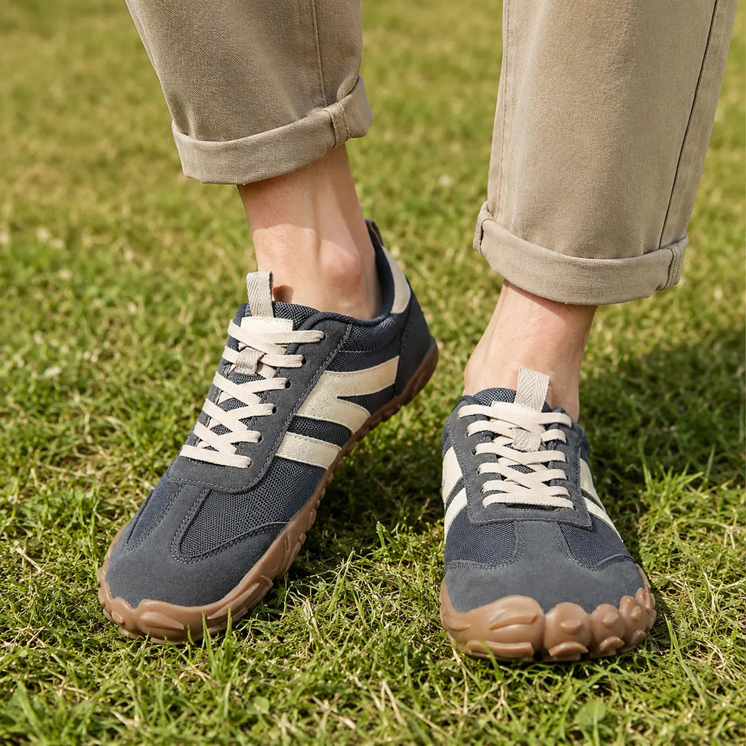 Barefoot hiking shoes with flexible sole & non-slip grip, perfect for trails.