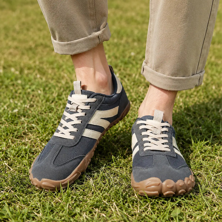 Barefoot hiking shoes with flexible sole & non-slip grip, perfect for trails.