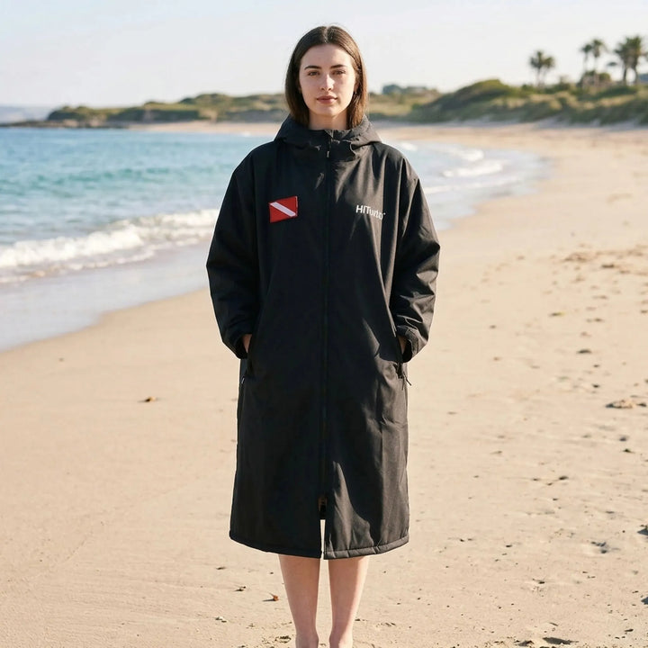 Unisex long-sleeve hooded changing robe, quick-dry fabric, ideal for outdoor changing & water sports.