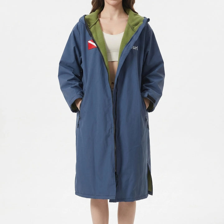 Discreet outdoor changing robe. Unisex long-sleeve hooded surf poncho for quick-dry comfort at the beach.