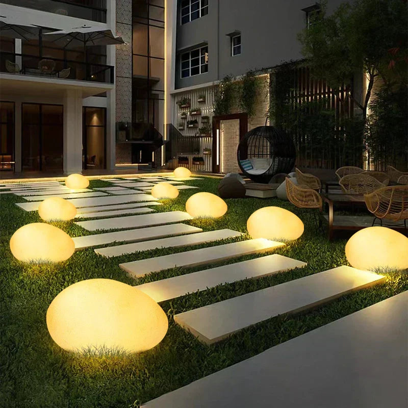 Unisex LumaStone wireless garden pebble lamp, modern outdoor lighting, rechargeable LED