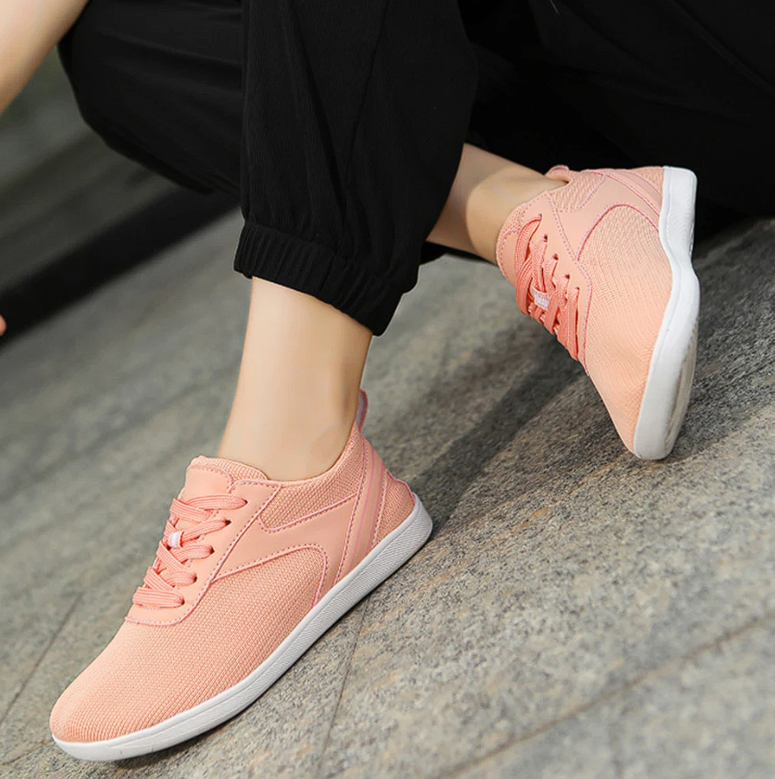 Versatile Luno barefoot shoes, flexible sole for natural walking & sporty casual unisex comfort.