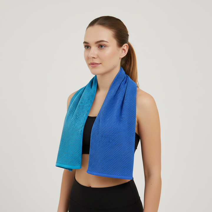 High-performance microfiber cooling towel for gym, fitness, and quick-dry needs.
