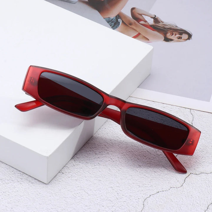 Trendy black Monroe sunglasses, unisex and stylish. Features high UV protection for fashionable eyewear.