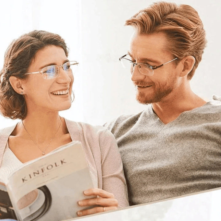 Anti-blue light multifocal computer glasses; glare protection for presbyopia vision.
