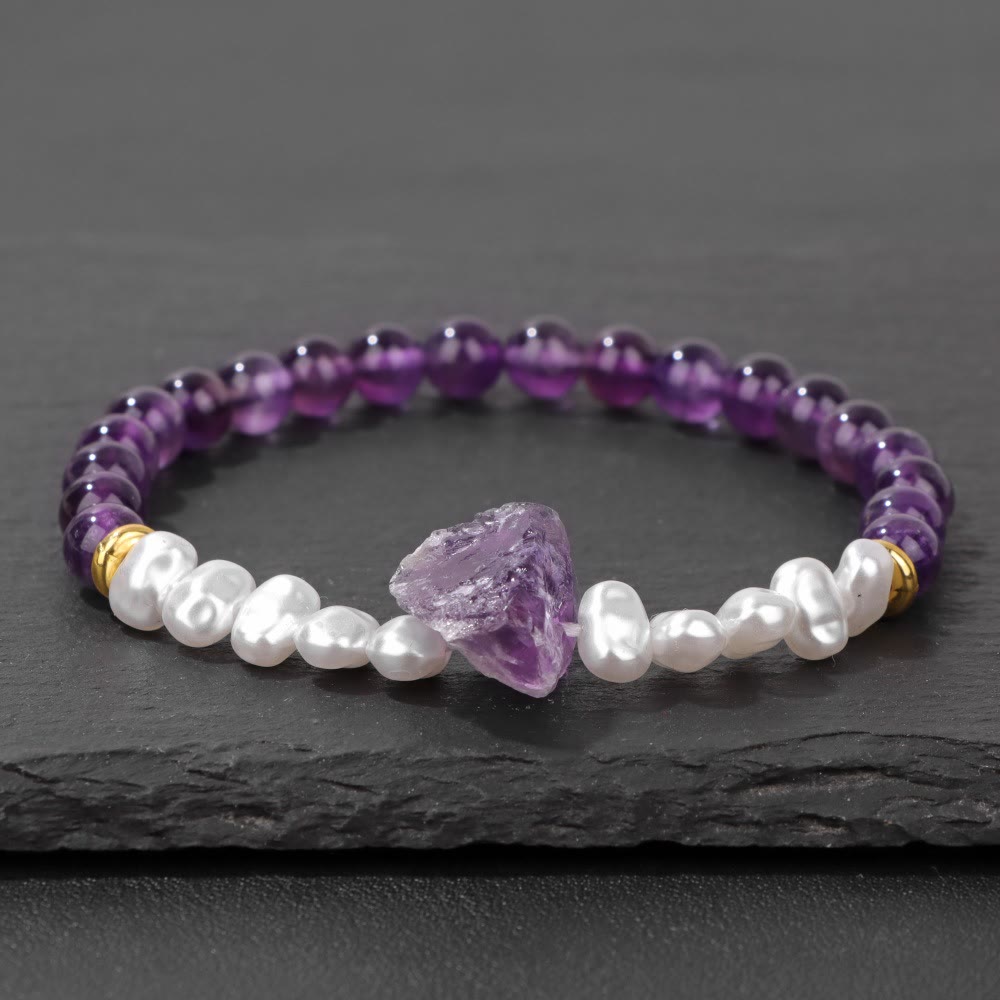Dainty natural crystal wrist accessory, Eline collection for everyday wear.
