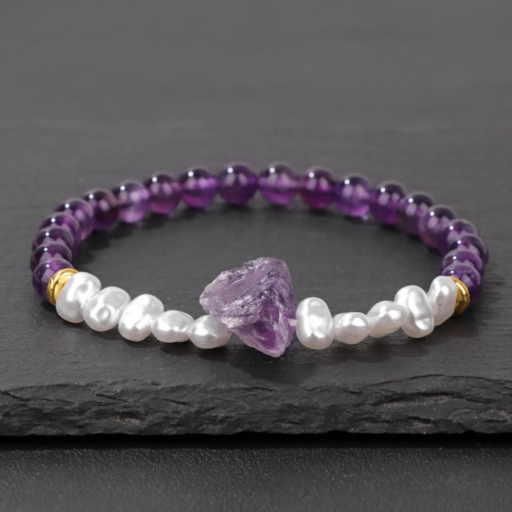 Dainty natural crystal wrist accessory, Eline collection for everyday wear.