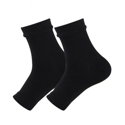 Unisex neuropathy relief ankle socks. Gentle compression offers pain relief & nerve comfort.