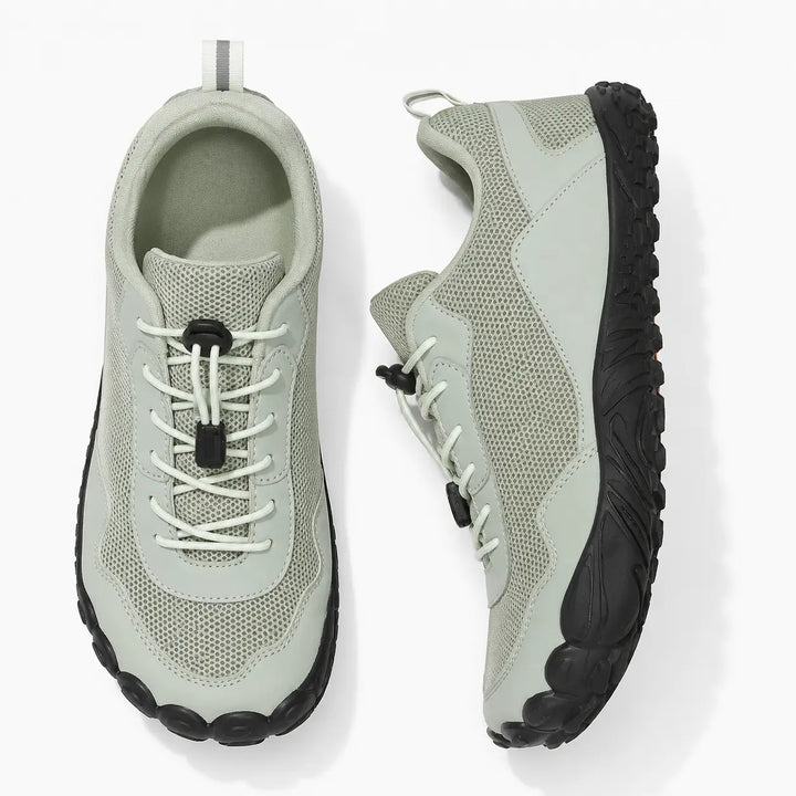 Non-slip hiking trainers with wide toe box, unisex & orthopedic support for stable, comfortable outdoor walks.