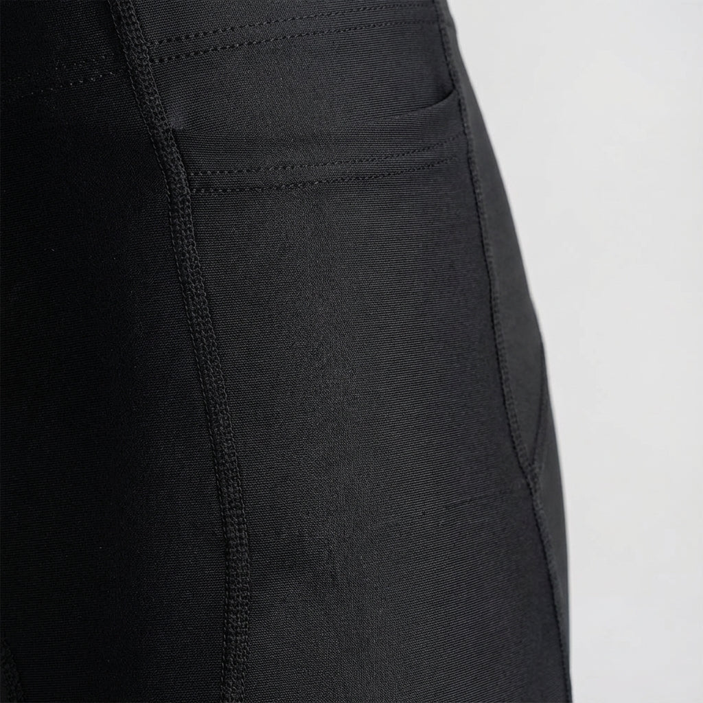 Activewear padded cycling shorts with convenient side pocket, ideal for performance biking