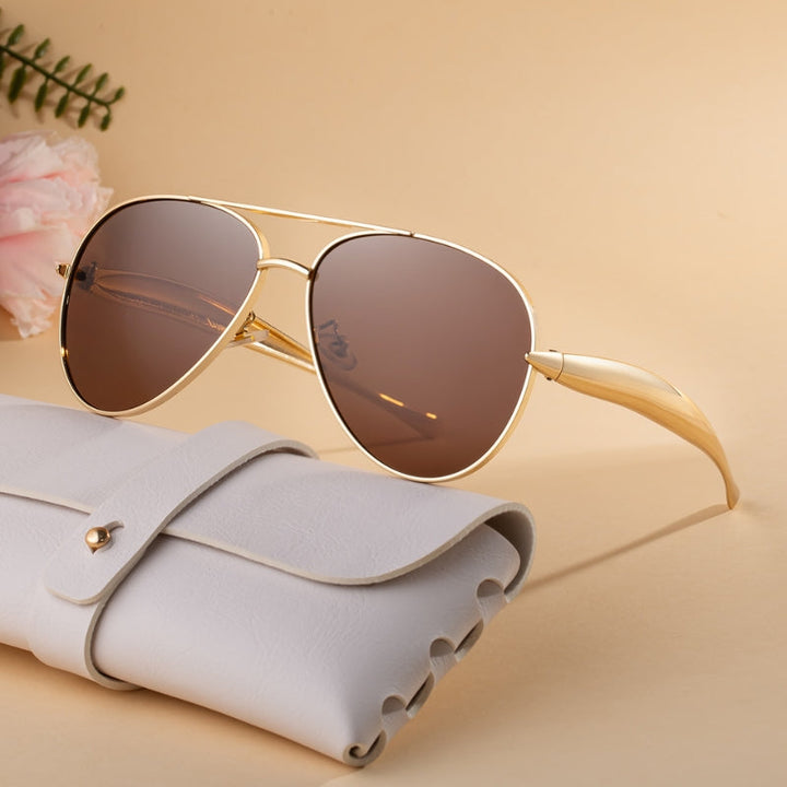 Durable metal frame unisex aviator sunglasses, essential UV400 lenses providing excellent eye protection.