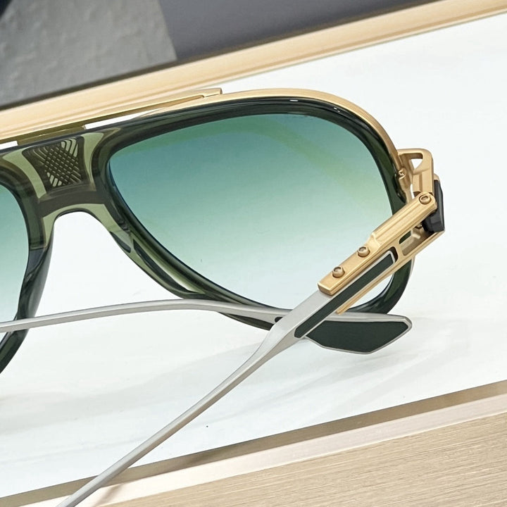 Iconic aviator style sunglasses, unisex design with full UV400 protection for all seasons.
