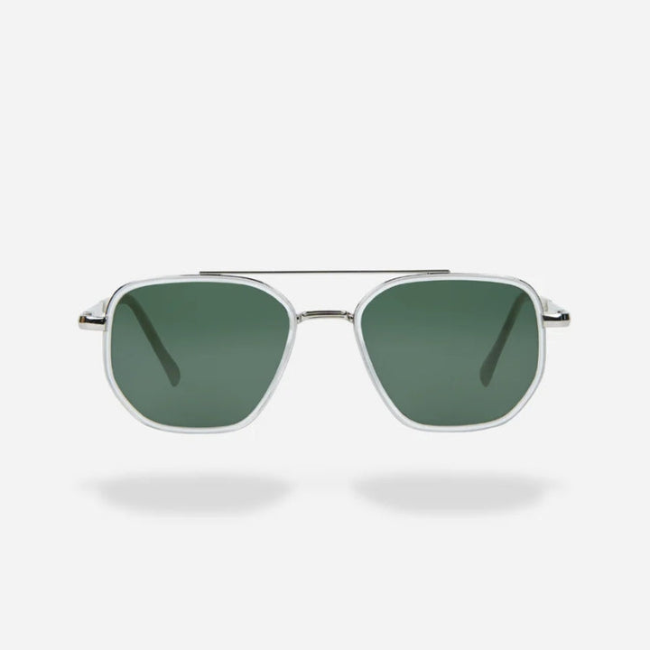 Essential unisex polarized eyewear for travel & outdoor adventures, ensuring comfort & glare reduction.