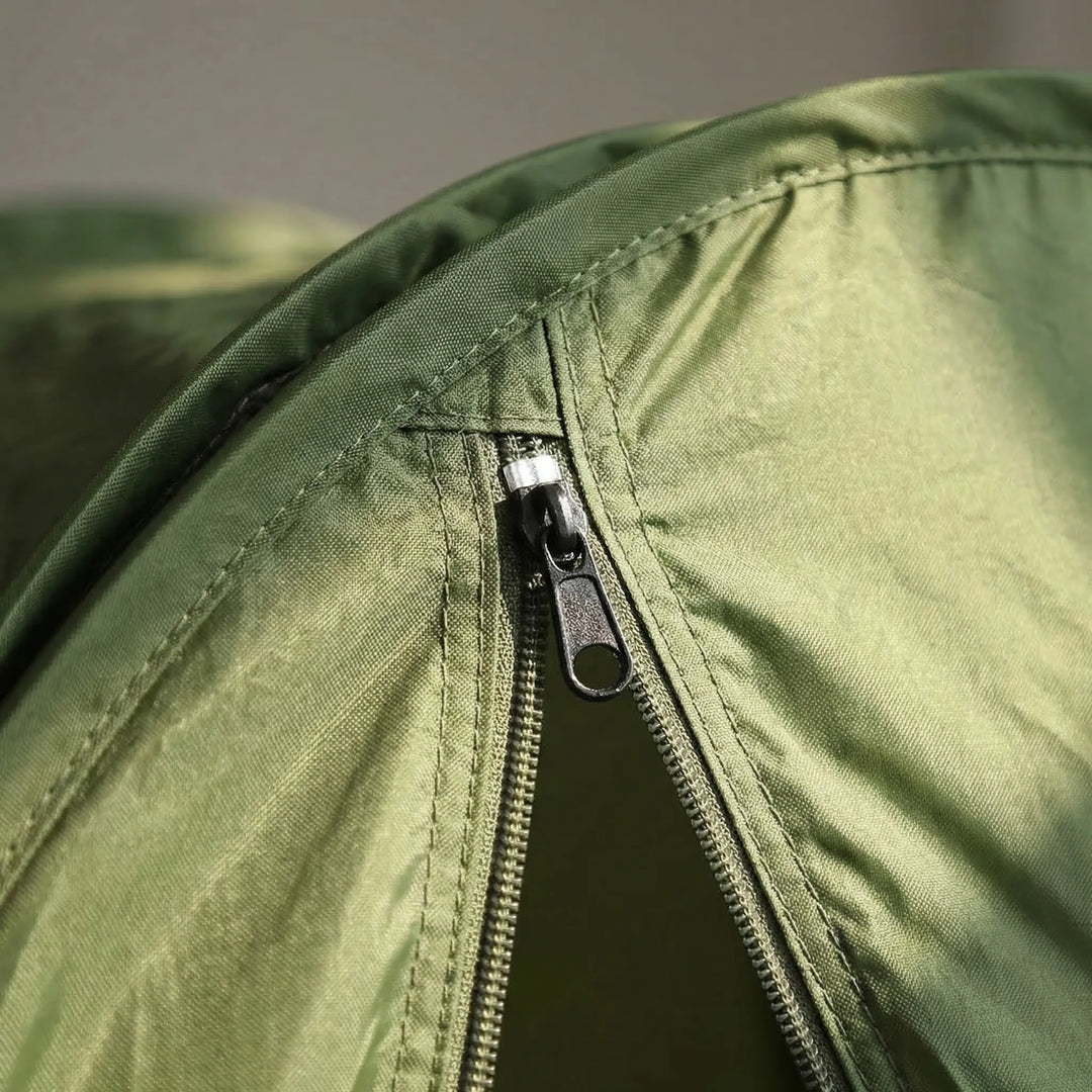 Unisex pop-up shower tent with quick setup for camping & outdoor privacy. Portable changing shelter.