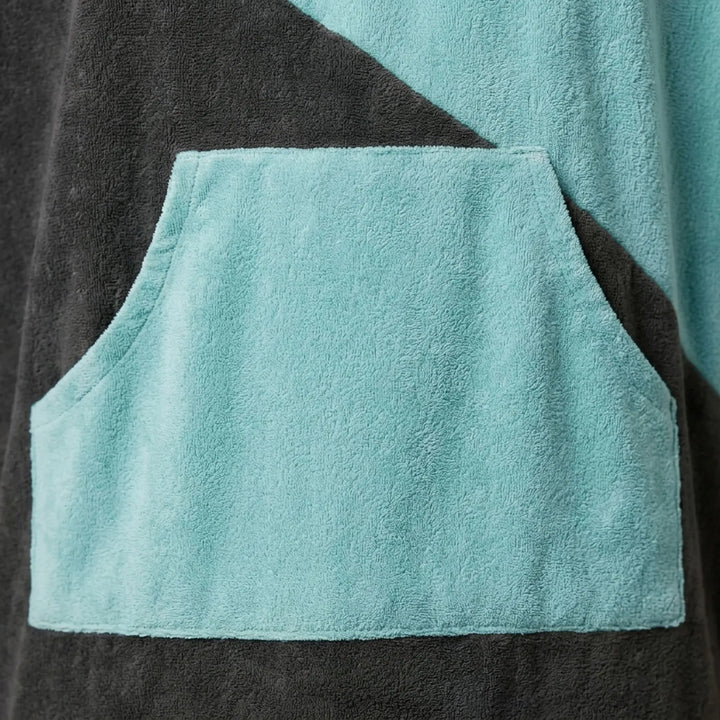 Hooded changing towel for discreet post-swim changes. Unisex quick-dry beach robe for surfers, swimmers & water sports.